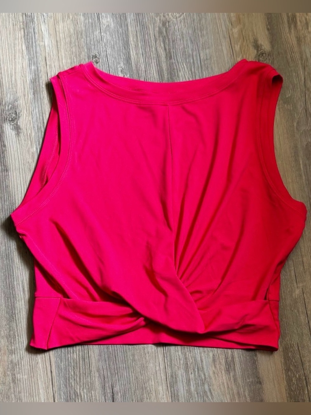 Kyodan Twist-Front Cropped Tank Top